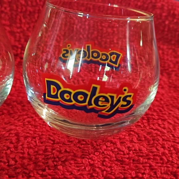 Set of 2 Dooley’s Shot Glasses in fantastic condition - Picture 3 of 7